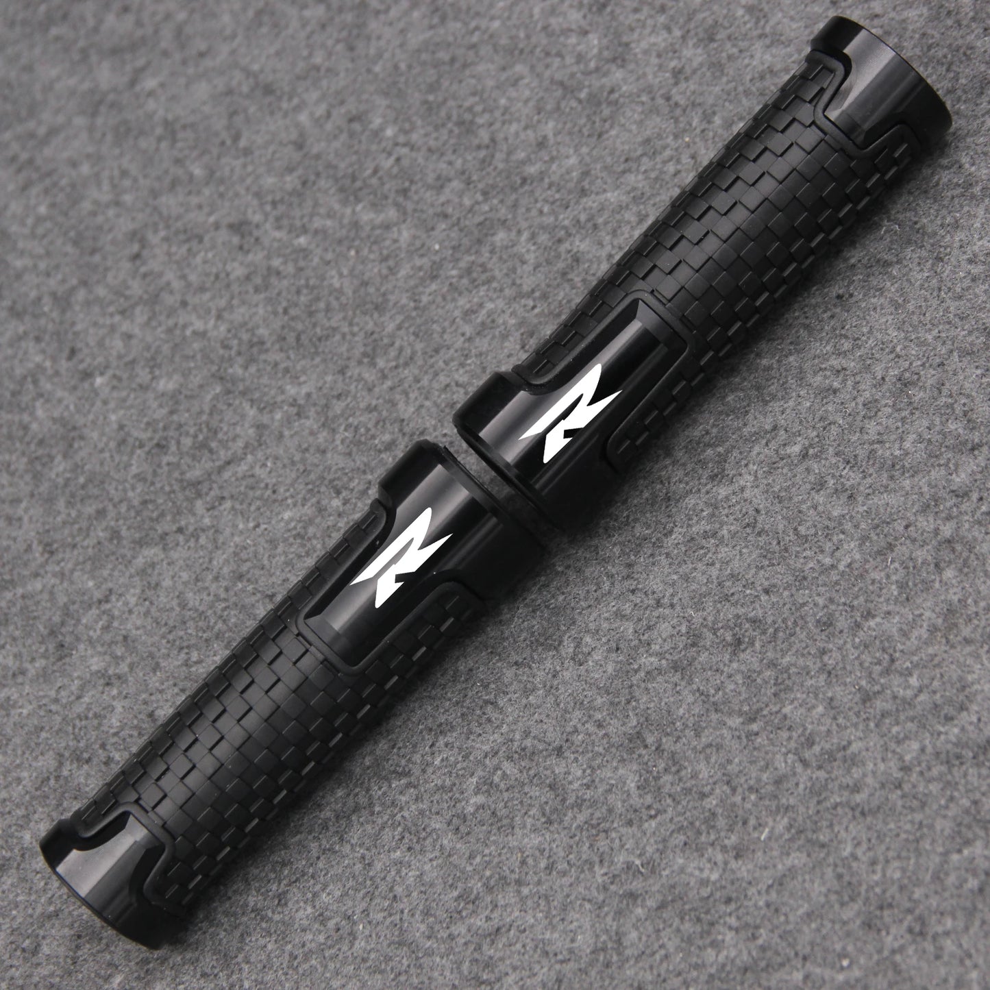 7/8"22mm Motorcycle Handlebar Grips  For: Xpro X24 / Xpro Roadster 250 / Vitacci GTX 250 / Vitacci Titan 250 / Vitacci XMT 250 / Venom Superbike / Venom X22r Max / Boom Bd250 / Italica Krypto